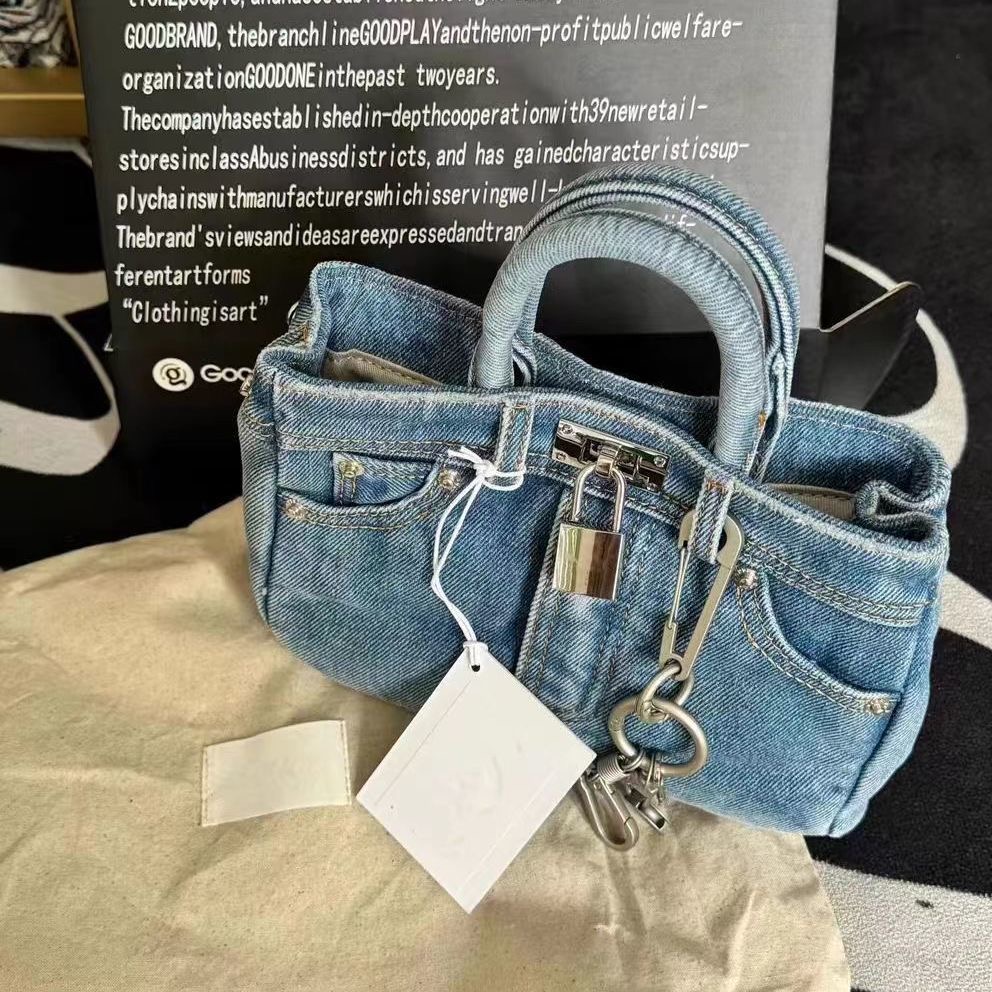 Niche Fashion Vintage Handbag 2024 New Design Lock Denim Bag Key Pouch Crossbody