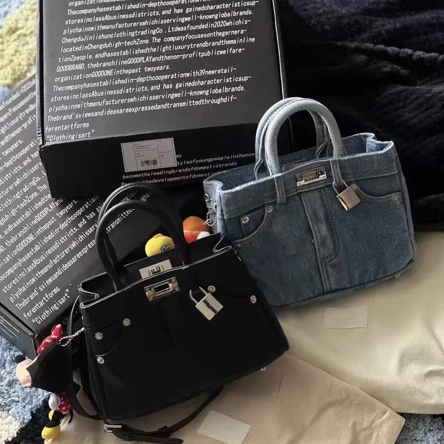 Niche Fashion Vintage Handbag 2024 New Design Lock Denim Bag Key Pouch Crossbody