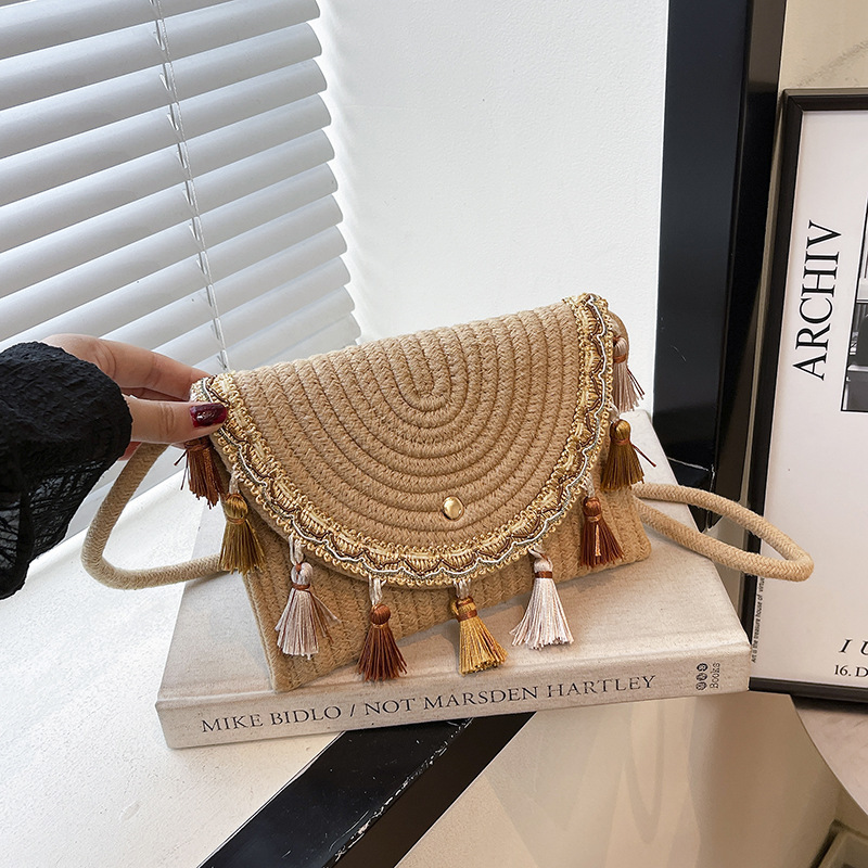 2025 Bohemian Woven Tassel Shoulder Crossbody Women's Bag